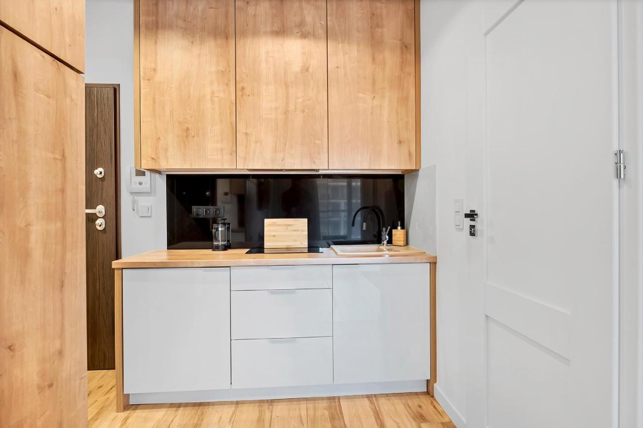 Modern Apartments With Access To The Pool Near Rondo Daszynskiego Station Warsawa Bagian luar foto