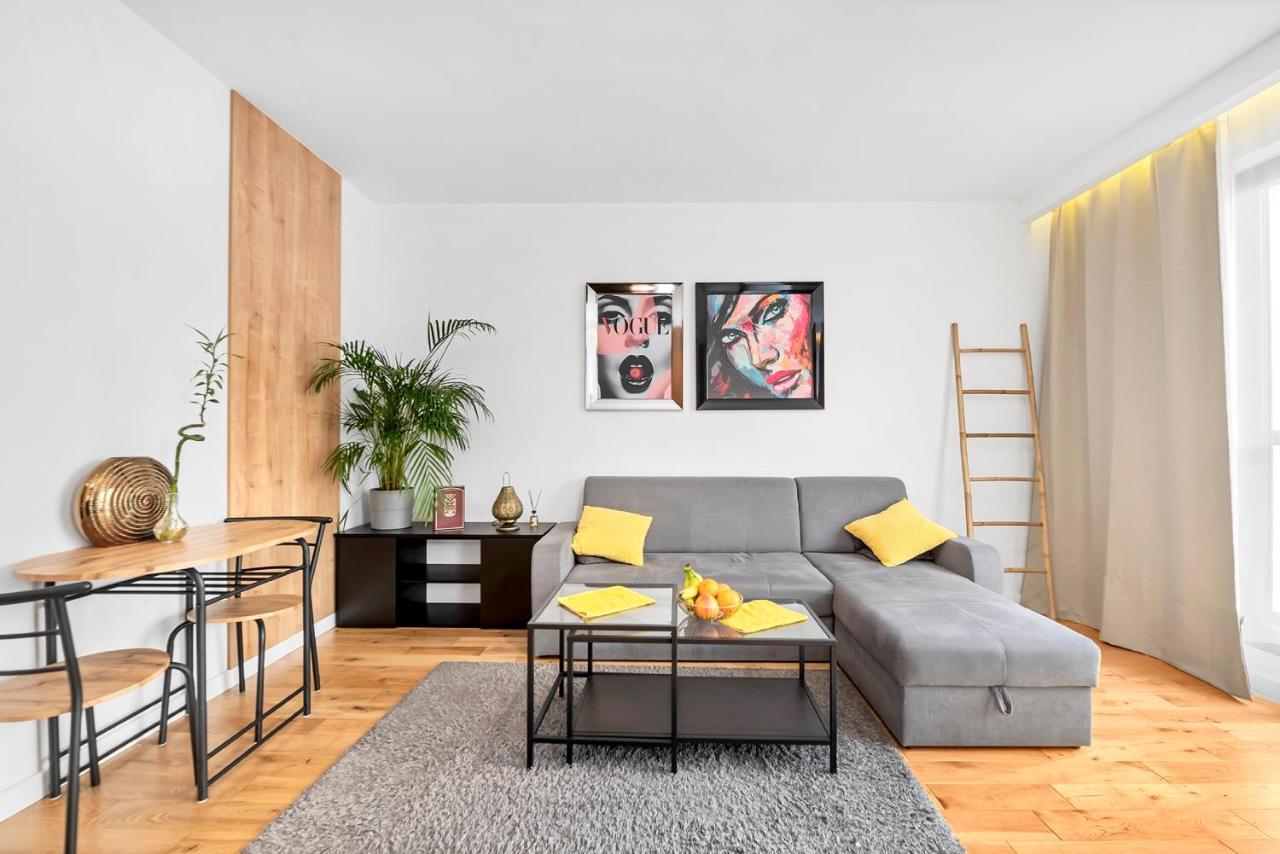 Modern Apartments With Access To The Pool Near Rondo Daszynskiego Station Warsawa Bagian luar foto