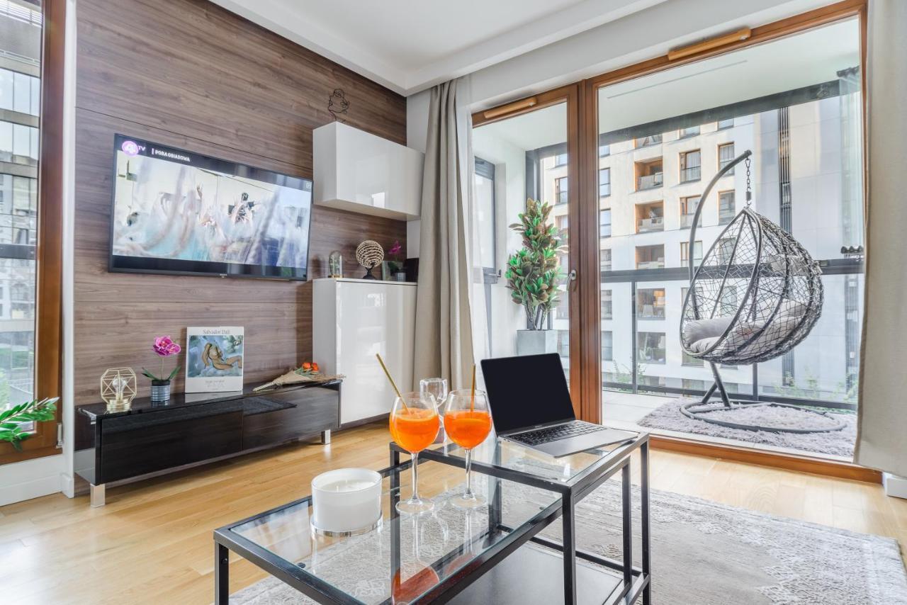 Modern Apartments With Access To The Pool Near Rondo Daszynskiego Station Warsawa Bagian luar foto