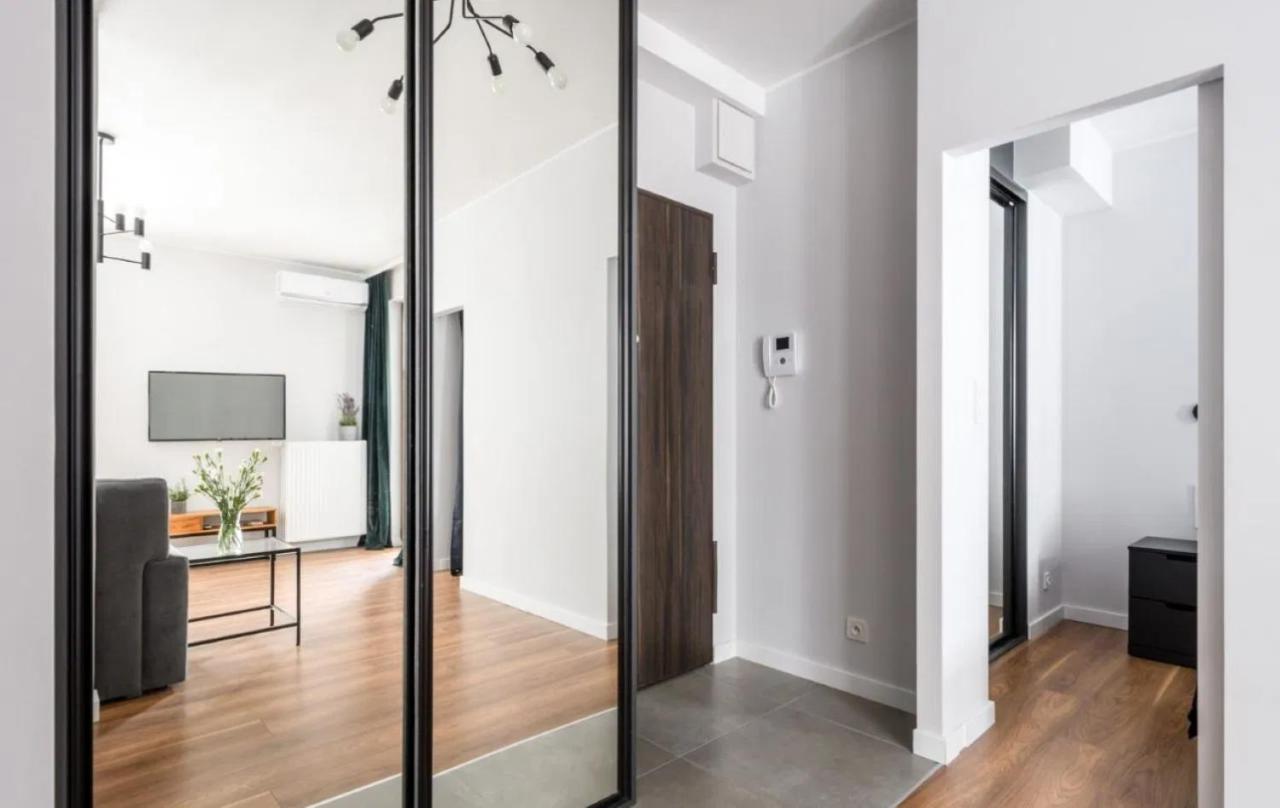 Modern Apartments With Access To The Pool Near Rondo Daszynskiego Station Warsawa Bagian luar foto