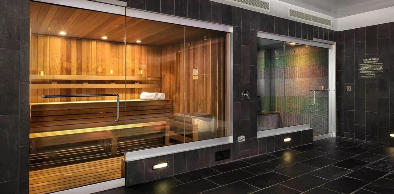 Modern Apartments With Access To The Pool Near Rondo Daszynskiego Station Warsawa Bagian luar foto