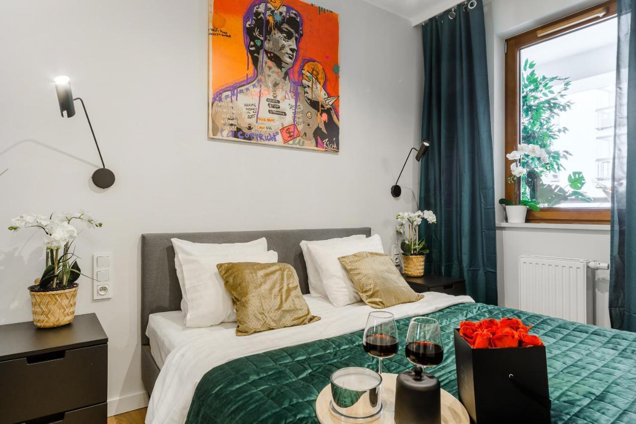 Modern Apartments With Access To The Pool Near Rondo Daszynskiego Station Warsawa Bagian luar foto