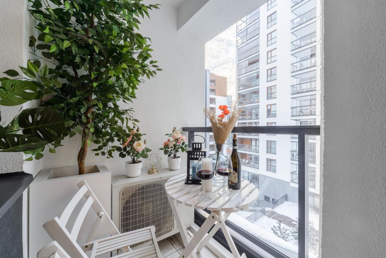 Modern Apartments With Access To The Pool Near Rondo Daszynskiego Station Warsawa Bagian luar foto