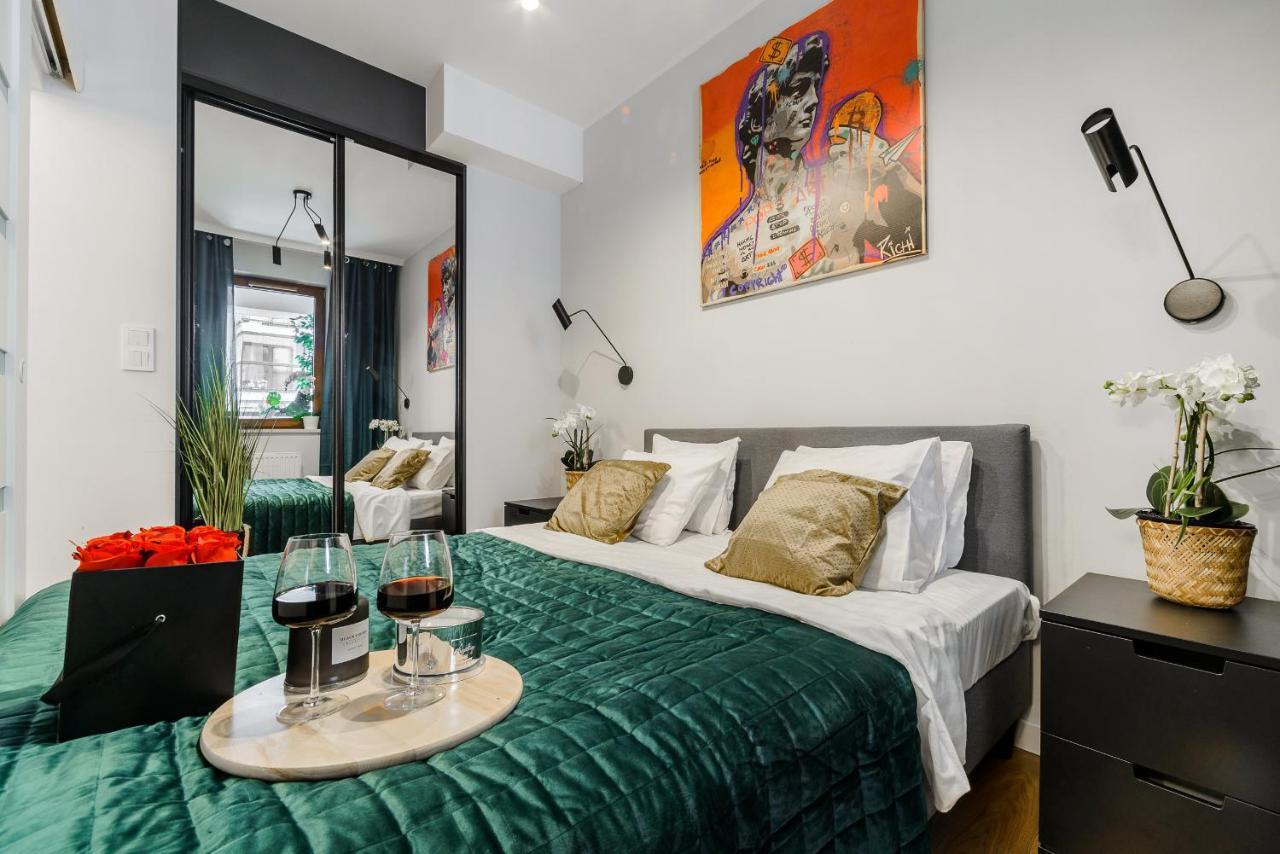 Modern Apartments With Access To The Pool Near Rondo Daszynskiego Station Warsawa Bagian luar foto