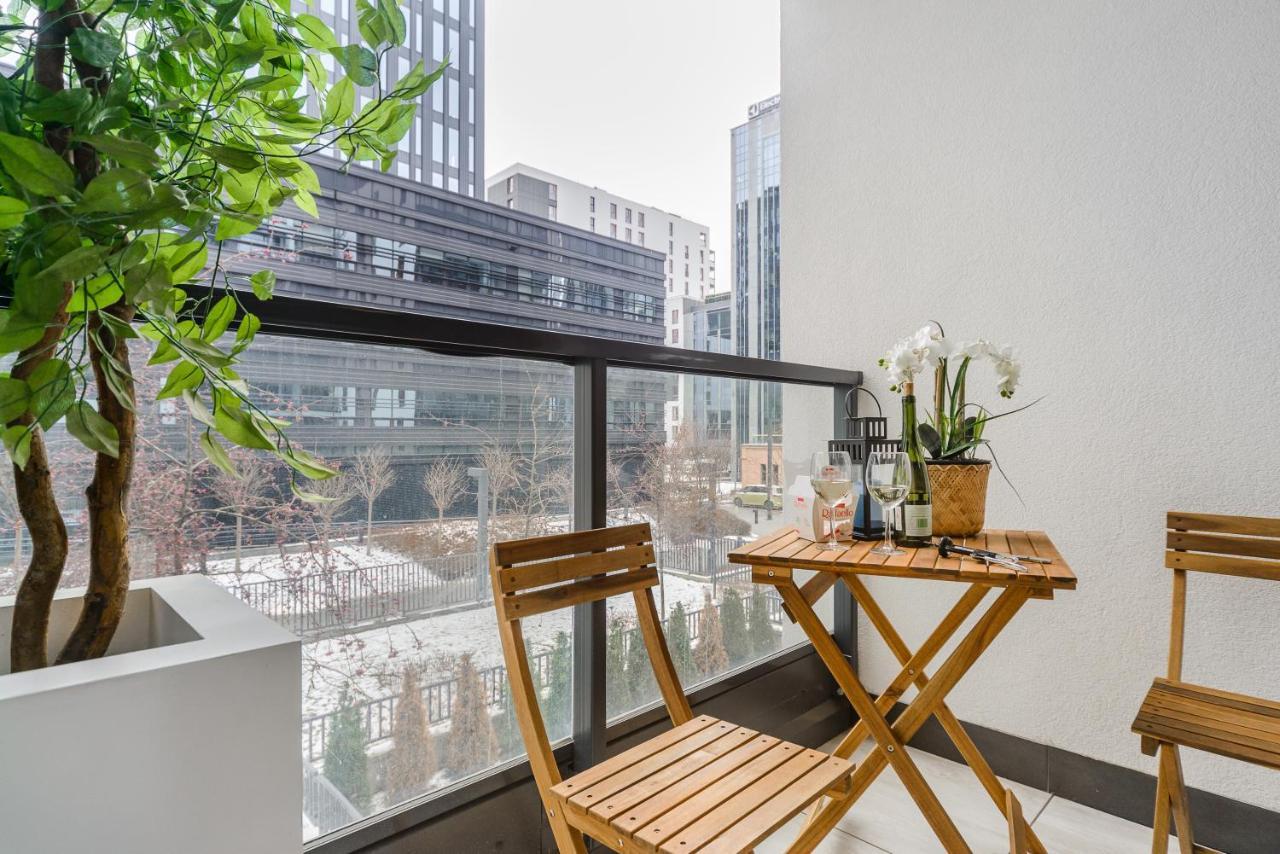 Modern Apartments With Access To The Pool Near Rondo Daszynskiego Station Warsawa Bagian luar foto
