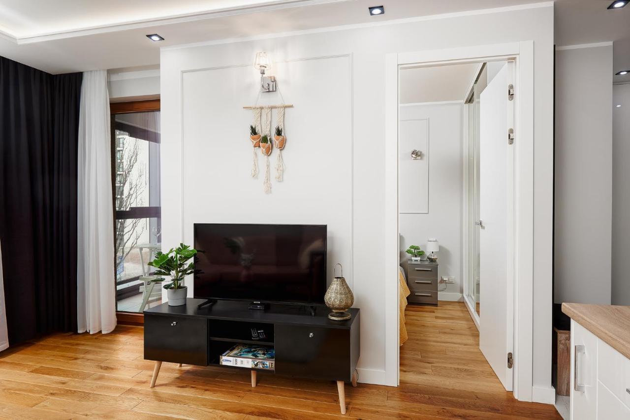 Modern Apartments With Access To The Pool Near Rondo Daszynskiego Station Warsawa Bagian luar foto