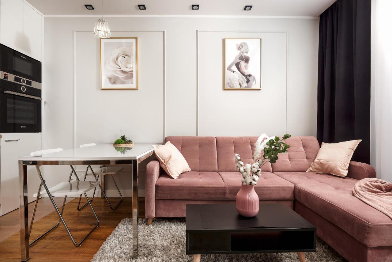Modern Apartments With Access To The Pool Near Rondo Daszynskiego Station Warsawa Bagian luar foto